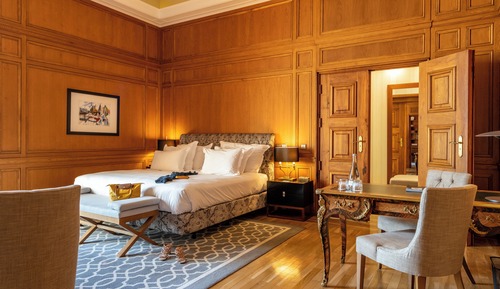 Presidential Suite (King Size Bed)