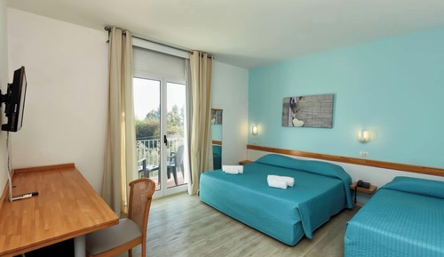 Room with balcony or patio (village)