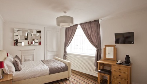 Suite, Ensuite (No 3 )
