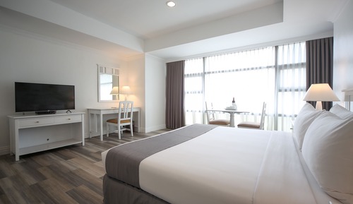 Basic Studio, 1 King Bed
