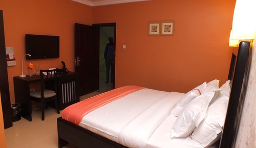 Ellis Suite