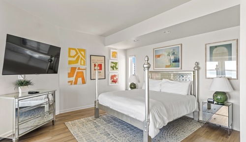Luxury Suite, 1 King Bed, Fireplace, Bay View (Jacuzzi Contemporary)