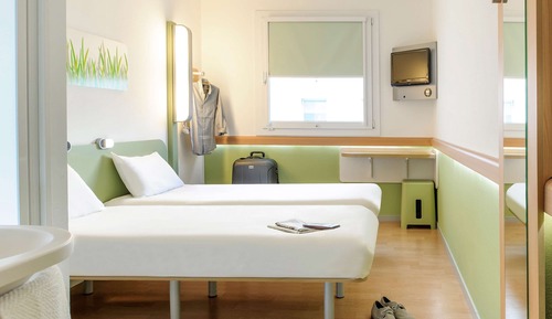 Standard Room with 1 double bed and 1 bunk bed