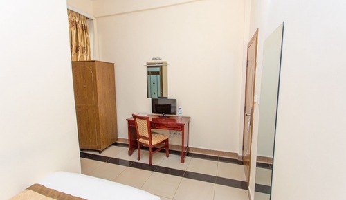 Economy Room