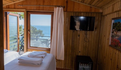 Bungalow, 3 Bedrooms, Partial Sea View