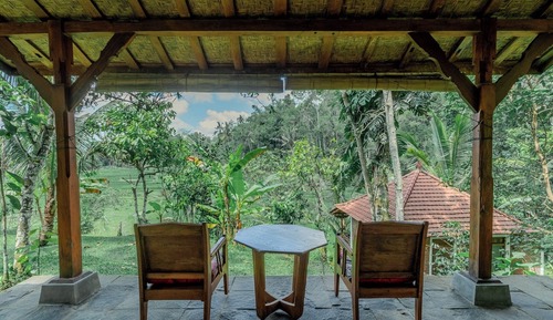 Standard Cottage, Garden View