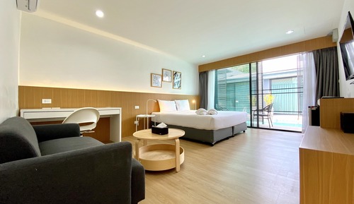 Deluxe Double Room, Pool Access