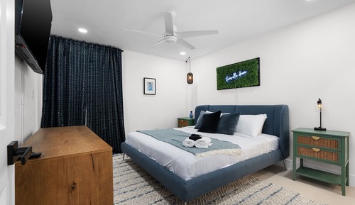 Luxury Apartment, 4 Bedrooms, Private Bathroom