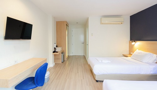 Basic Twin Room, Non Smoking, Private Bathroom