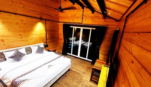 Deluxe Suite, Balcony