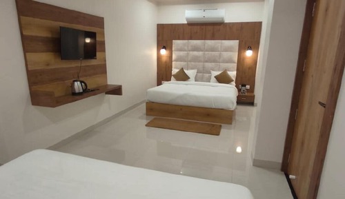 Family Triple Room, City View