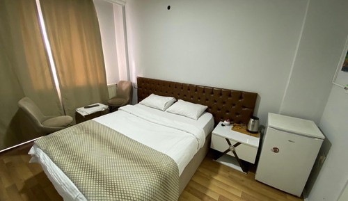 Basic Single Room, Balcony, City View