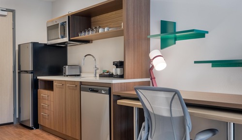Studio, 2 Queen Beds, Accessible (Hearing)