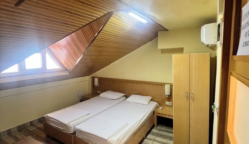 Basic Room, City View
