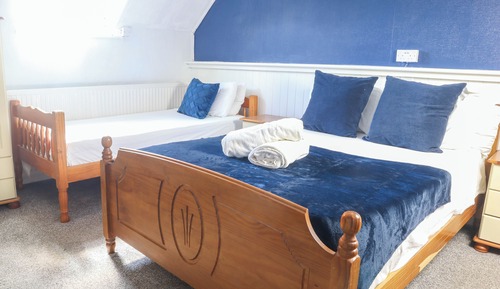Family Room, Multiple Beds