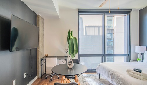 Superior Studio, 1 Queen Bed, Private Bathroom, City View
