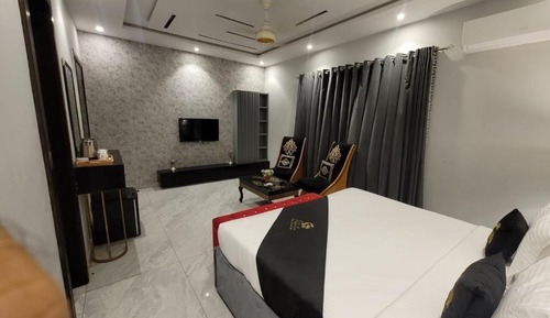 Deluxe Room, City View
