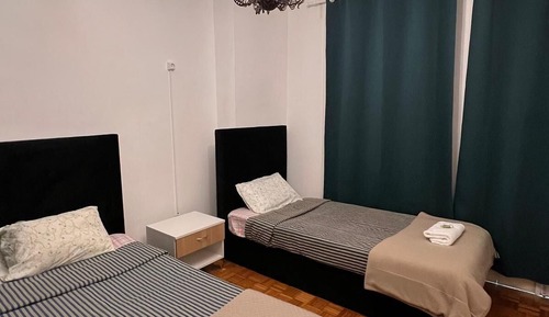 Basic Double Room (Quarto 2 andar frente)
