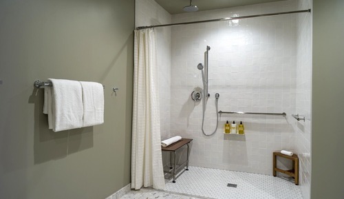 Room, 2 Queen Beds, Roll-in Shower
