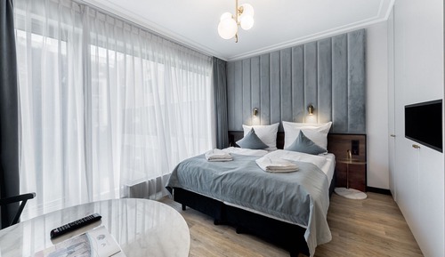 Economy Studio Suite, 1 Queen Bed (air conditioning)