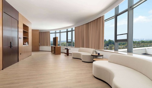 Executive Suite, 1 King Bed, Non Smoking, River View