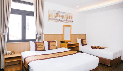 Deluxe Triple Room, City View