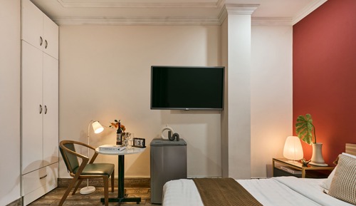 Basic Room, 1 Queen Bed, Non Smoking