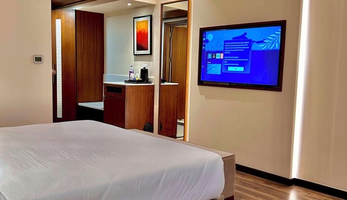 Deluxe Room, 1 King Bed, Non Smoking
