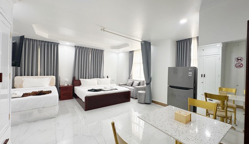 Family Triple Room, City View
