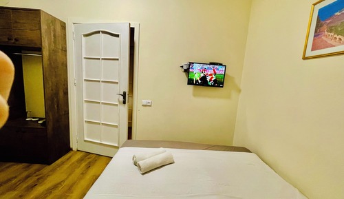 Economy Room