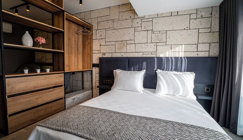 Standard Studio, Balcony