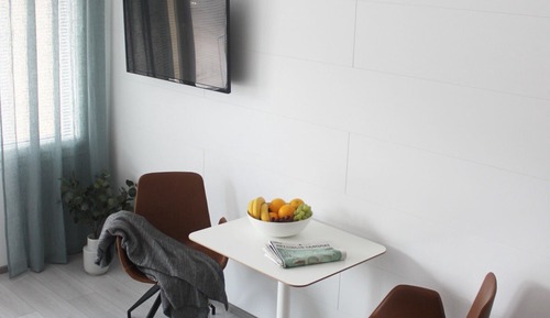 Standard Studio, Balcony