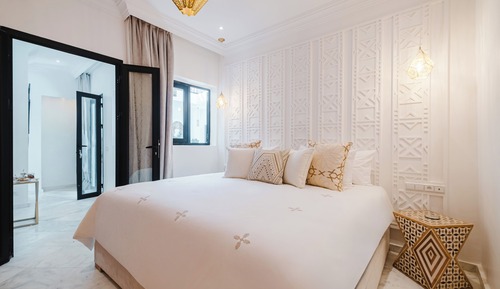 Luxury Suite, Non Smoking, Private Bathroom