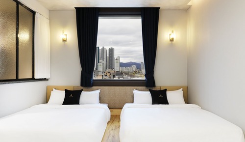 Deluxe Twin Room