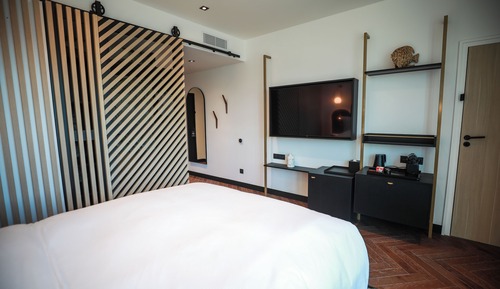 Room, 1 Queen Bed, City View