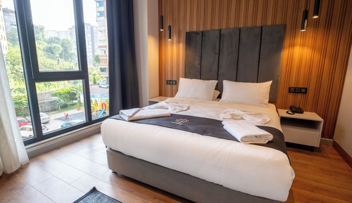 Junior Room, City View