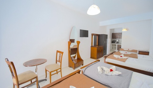 Superior Room, Pool View, Poolside