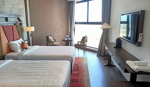 Deluxe Twin Room, 1 King Bed, Sea View
