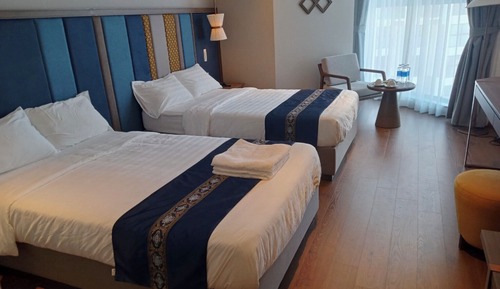 Superior Twin Room, Pool View