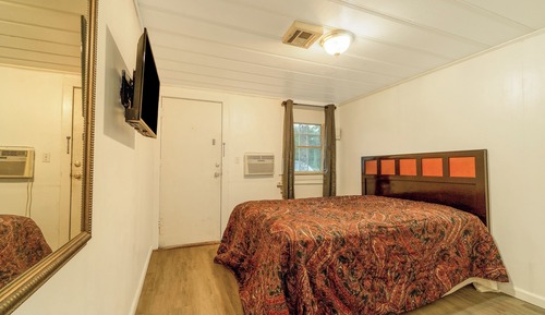 Standard Room, 1 Queen Bed, Smoking