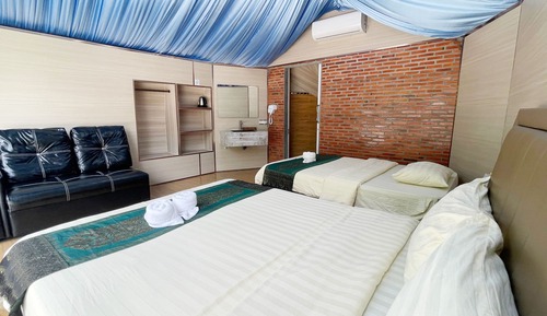 Deluxe Triple Room