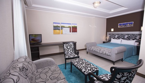 Junior Suite, 1 Queen Bed with Sofa bed, Private Bathroom