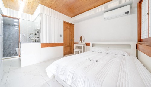 Basic Room, 1 Bedroom (Room 103)