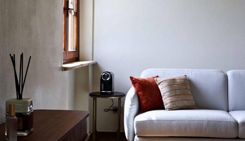 Suite, Hill View, Corner