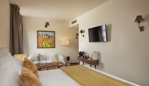 Suite, Balcony, Courtyard View