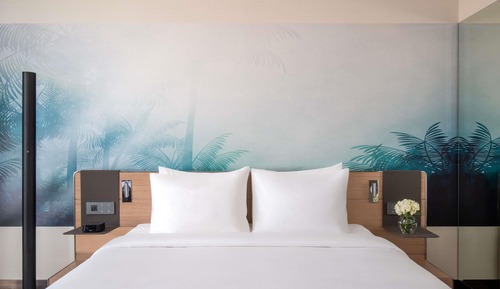 Standard Room, 1 King Bed