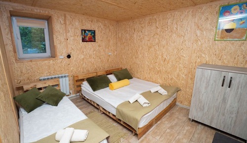 Family Room, Garden View