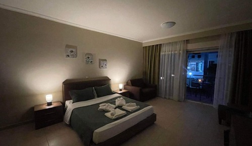 Comfort Triple Room