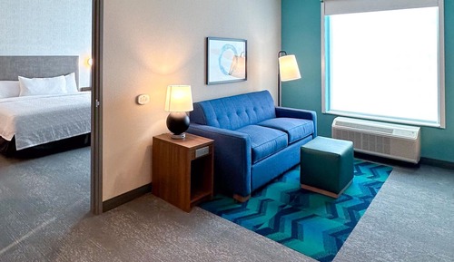 Studio, 1 King Bed, Accessible (Roll-In Shower)