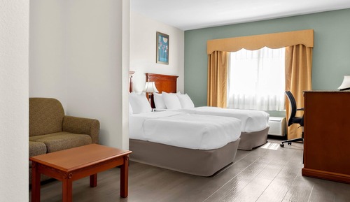 Suite, Multiple Beds, Non Smoking